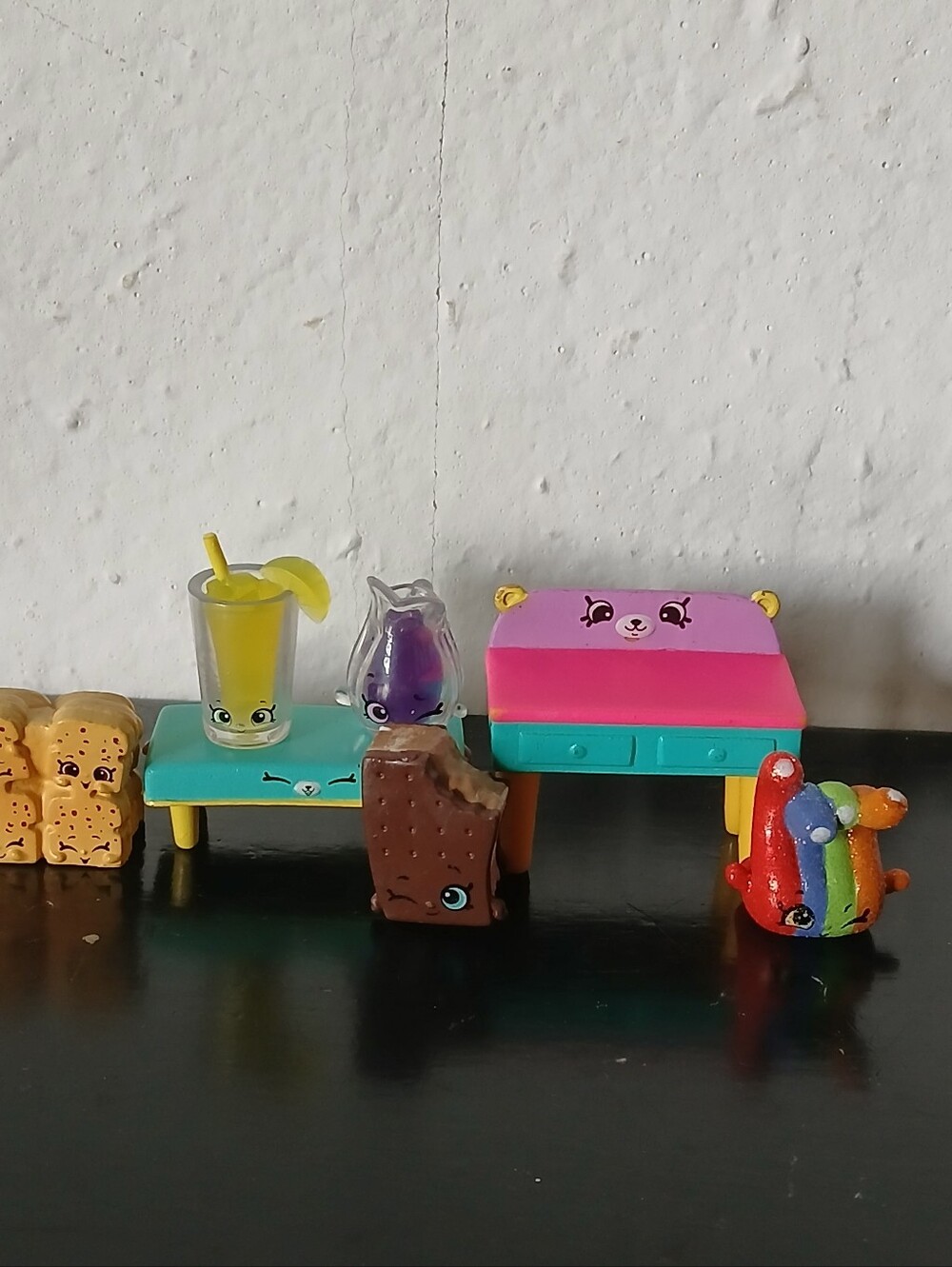 Shopkins Kids Toy Playset - Pink, Teal & Multicolor Mini Figures
